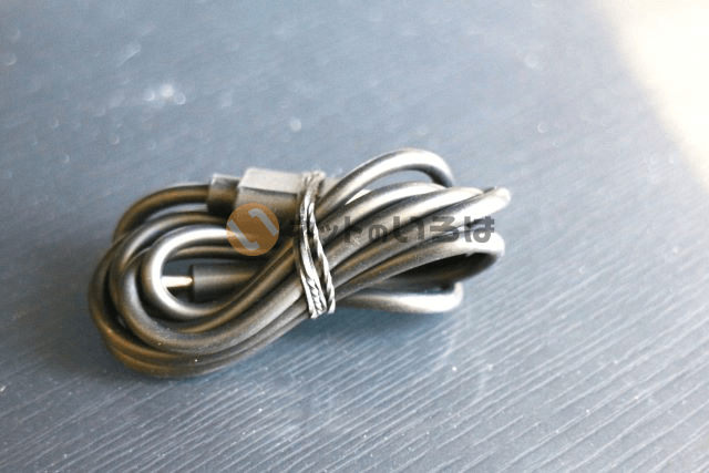 付属している充電ケーブル